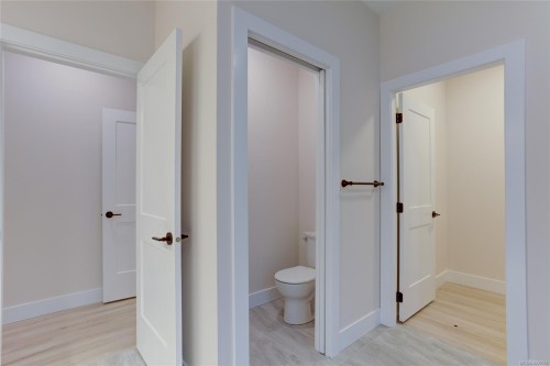 549 Mountain View Dr, Lake Cowichan, BC 