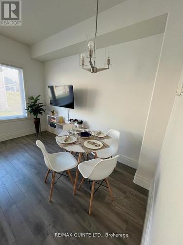 54 Campbell Crescent, Prince Edward County (Picton Ward), ON - Indoor Photo Showing Dining Room