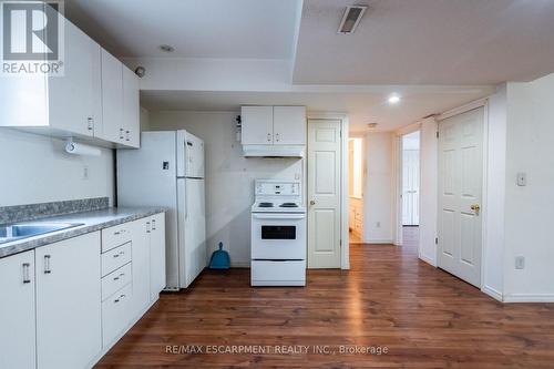 154-156 Freelton Road, Hamilton, ON - Indoor Photo Showing Kitchen