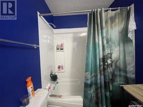304 5Th Avenue W, Coleville, SK - Indoor Photo Showing Bathroom