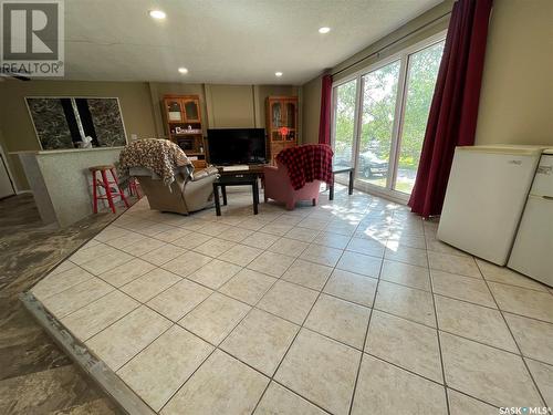 304 5Th Avenue W, Coleville, SK - Indoor