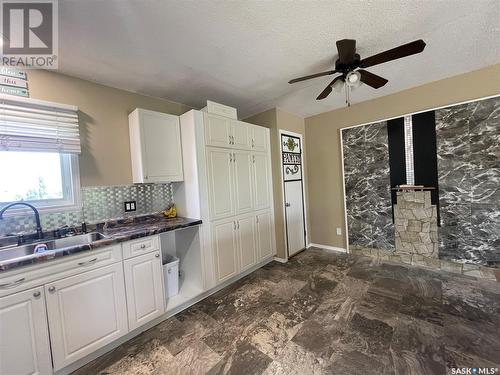 304 5Th Avenue W, Coleville, SK - Indoor Photo Showing Kitchen With Double Sink