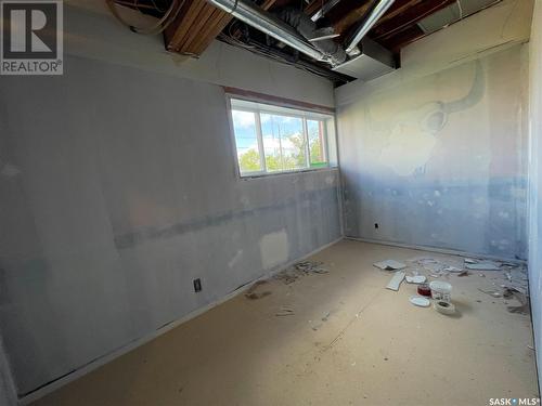 304 5Th Avenue W, Coleville, SK - Indoor