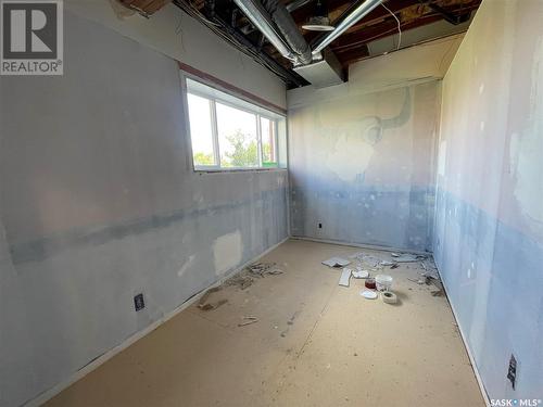 304 5Th Avenue W, Coleville, SK - Indoor