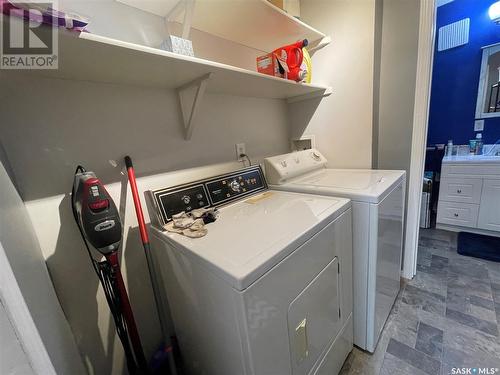 304 5Th Avenue W, Coleville, SK - Indoor Photo Showing Laundry Room