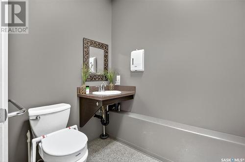 526 Main Street N, Moose Jaw, SK 