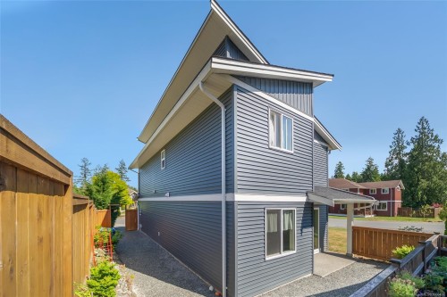 1341 Blue Heron Rd, Nanaimo, BC - Outdoor With Exterior