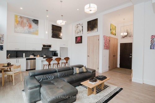 Lph13-118 King Street E, Hamilton, ON - Indoor Photo Showing Living Room