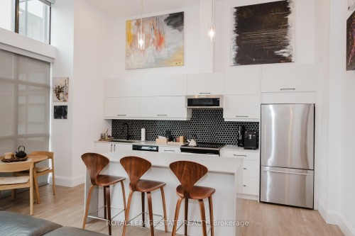 Lph13-118 King Street E, Hamilton, ON - Indoor Photo Showing Kitchen