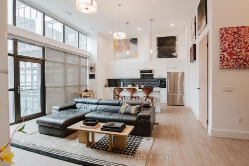 Lph13-118 King Street E, Hamilton, ON - Indoor Photo Showing Other Room