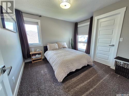 836 Mctaggart Drive, Weyburn, SK - Indoor Photo Showing Bedroom