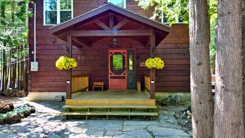 9 HOPE DRIVE  Northern Bruce Peninsula, ON N0H 1Z0