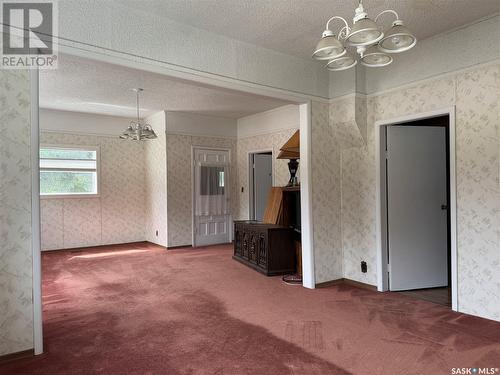 218 4Th Street E, Wynyard, SK - Indoor Photo Showing Other Room