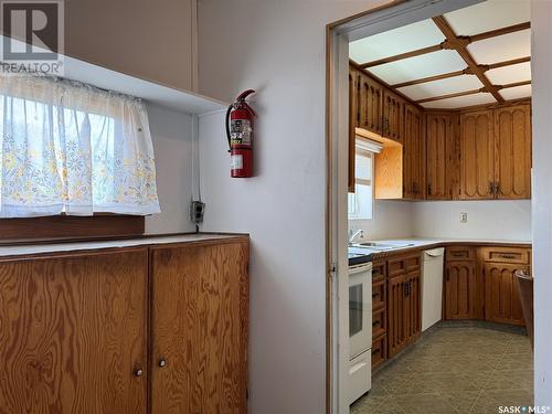 218 4Th Street E, Wynyard, SK - Indoor Photo Showing Kitchen