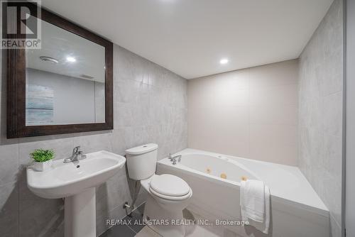 3 Marilyn Avenue, Whitchurch-Stouffville, ON - Indoor Photo Showing Bathroom