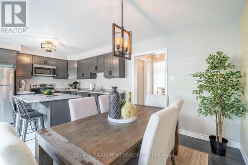 15 - 230 Avonsyde Boulevard, Hamilton, ON - Indoor