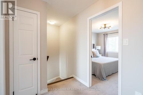 15 - 230 Avonsyde Boulevard, Hamilton, ON - Indoor