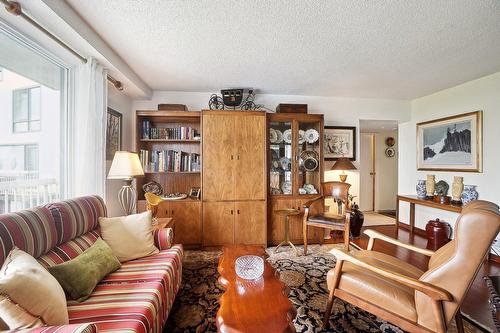 Salon - 638-150 Rue Berlioz, Montréal (Verdun/Île-Des-Soeurs), QC - Indoor Photo Showing Living Room