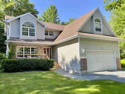 48 Laura Lee Lane  Lower Sackville, NS B4C 4E3