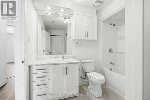 206 - 229 Water Street E, Cornwall, ON - Indoor Photo Showing Bathroom