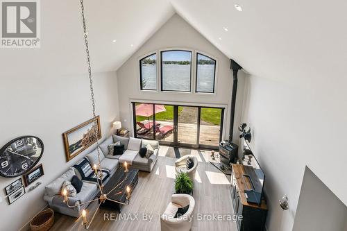 4 Island 800, Georgian Bay (Baxter), ON - Indoor