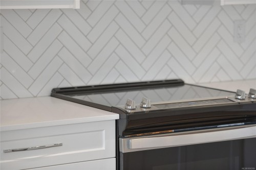 203-9716 Third St, Sidney, BC - Indoor Photo Showing Other Room