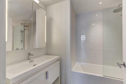 Bathroom - 602-2 Rue Westmount-Square, Westmount, QC - Indoor Photo Showing Bathroom
