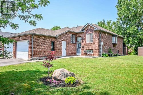 4 JACKSON COURT W  Welland (N. Welland), ON L3C 7G2