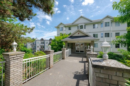 301-24 Prideaux St, Nanaimo, BC - Outdoor With Facade