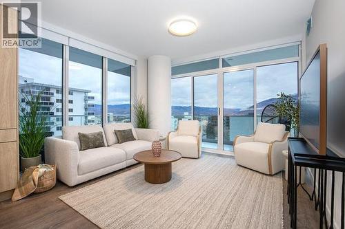 460 Nicola Street Unit# 1808, Kamloops, BC - Indoor Photo Showing Living Room