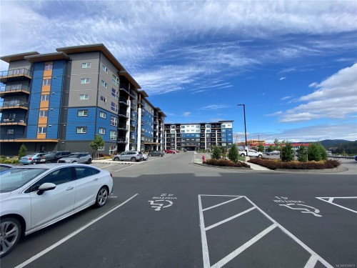 404-2469 Gateway Rd, Langford, BC - Outdoor