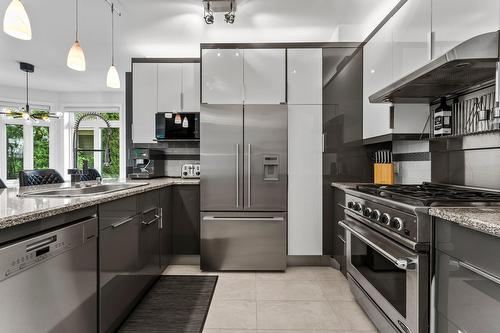 Cuisine - 15-310 Rue Cabana, Magog, QC - Indoor Photo Showing Kitchen With Upgraded Kitchen