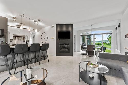 Vue d'ensemble - 15-310 Rue Cabana, Magog, QC - Indoor Photo Showing Living Room