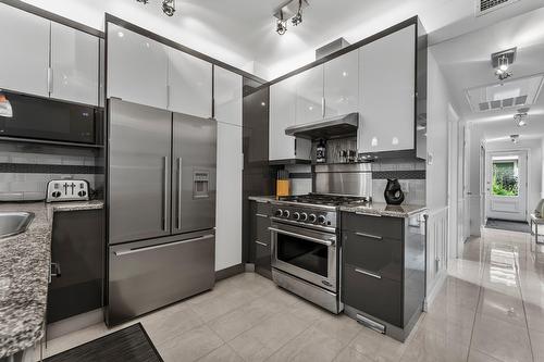 Cuisine - 15-310 Rue Cabana, Magog, QC - Indoor Photo Showing Kitchen With Upgraded Kitchen