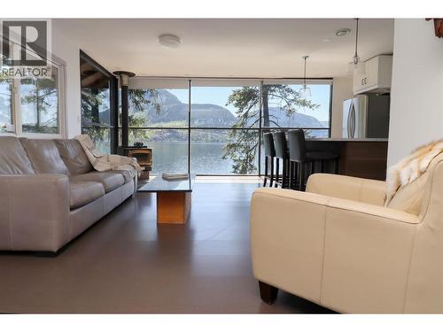 3872 Point Road, Chase, BC - Indoor Photo Showing Living Room