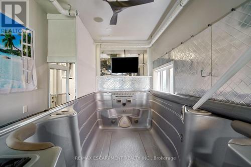 56 Aquamarine Drive, Hamilton, ON - Indoor Photo Showing Kitchen