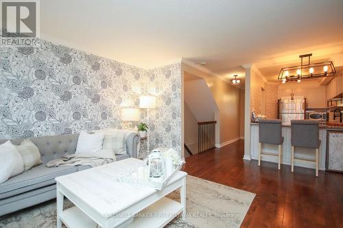 A - 6702 Jeanne D'Arc Boulevard, Ottawa, ON - Indoor Photo Showing Living Room