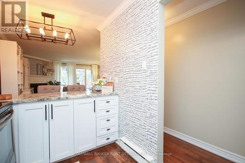 A - 6702 Jeanne D'Arc Boulevard, Ottawa, ON - Indoor Photo Showing Kitchen