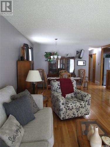 108 Freeman Street, Richmound, SK - Indoor Photo Showing Living Room