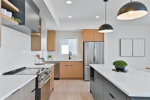 102 Willow Cr, West St Paul, MB 