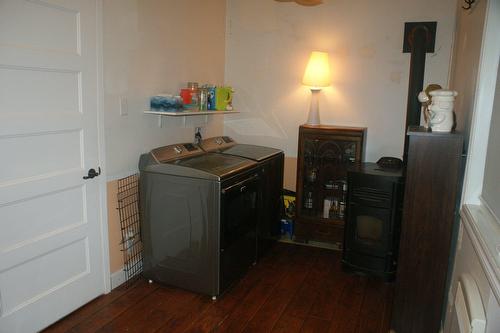 Salle de lavage - 30 Rue Jules, Saint-Lucien, QC - Indoor Photo Showing Laundry Room