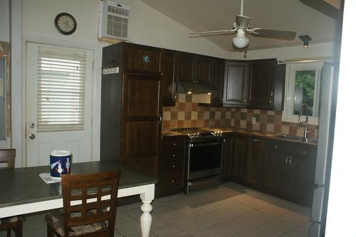 Cuisine - 30 Rue Jules, Saint-Lucien, QC - Indoor