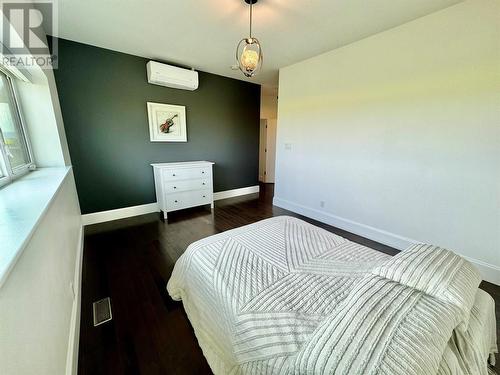 6334 207 Road, Dawson Creek, BC - Indoor Photo Showing Bedroom