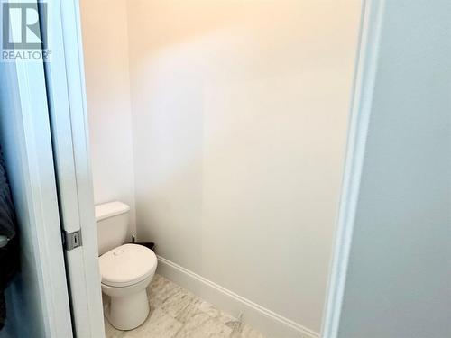 6334 207 Road, Dawson Creek, BC - Indoor Photo Showing Bathroom