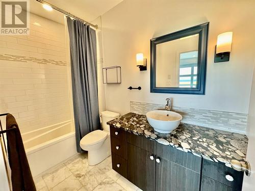 6334 207 Road, Dawson Creek, BC - Indoor Photo Showing Bathroom