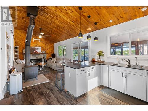 27705 N Ness Lake Road, Prince George, BC - Indoor Photo Showing Kitchen With Double Sink
