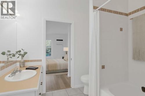 750 Railway Lane Unit# 32, Okanagan Falls, BC - Indoor Photo Showing Bathroom