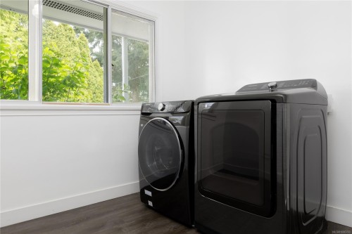 2555 Departure Bay Rd, Nanaimo, BC 