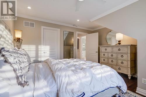 560 Hancock Way, Mississauga, ON - Indoor Photo Showing Bedroom