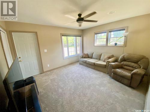 120 3Rd Street W, Carnduff, SK - Indoor Photo Showing Living Room